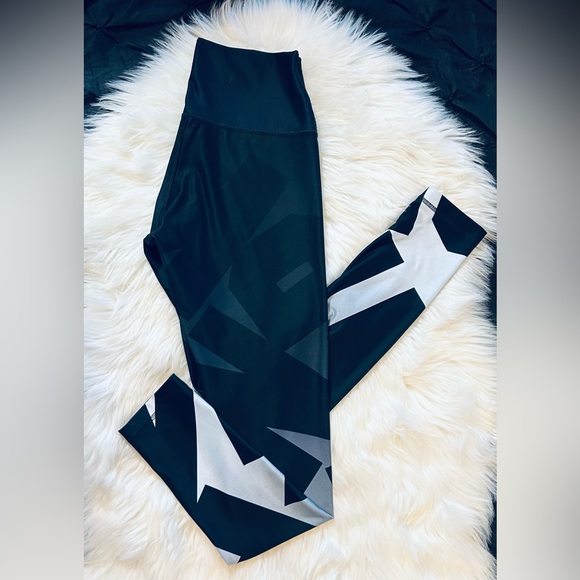 Pink Victoria's Secret Ultimate Legging Tights Pants High Waist Logo Slim Fit M - Picture 8 of 12